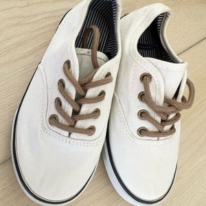 JANIE AND JACK white canvas sneakers size 10